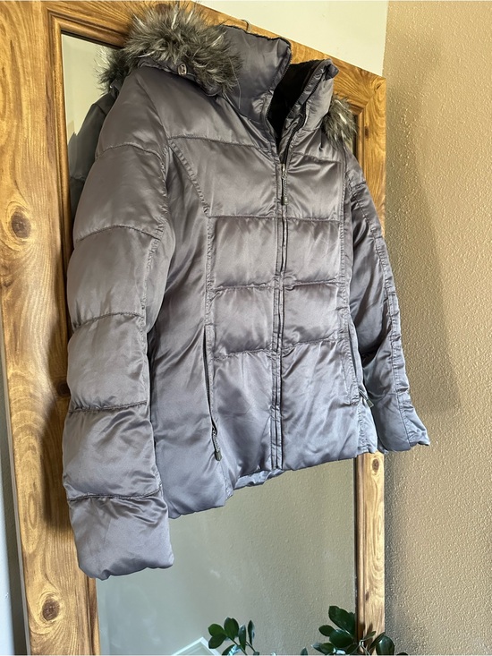 Jackets & Blazers - Women's Gray Puffer Jacket with Faux Fur Hood